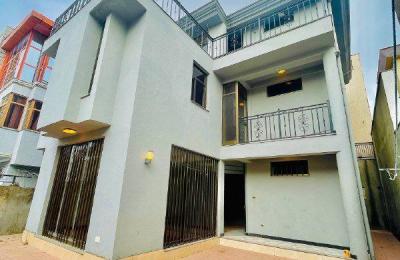 Contemporary Villa in CMC