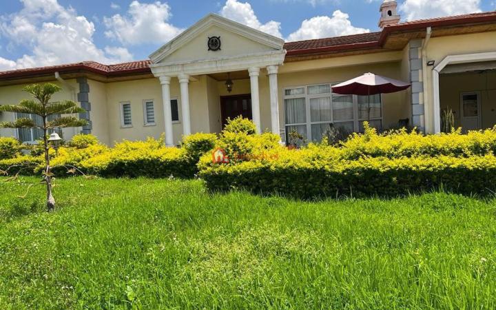 132.Lege Tafo CCD 1000 m² Resident Villa House