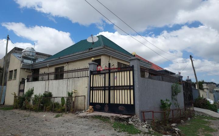 244.Tafo 140 m² Residence House
