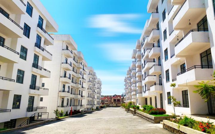 2-Bed Luxury Apartment in Summit