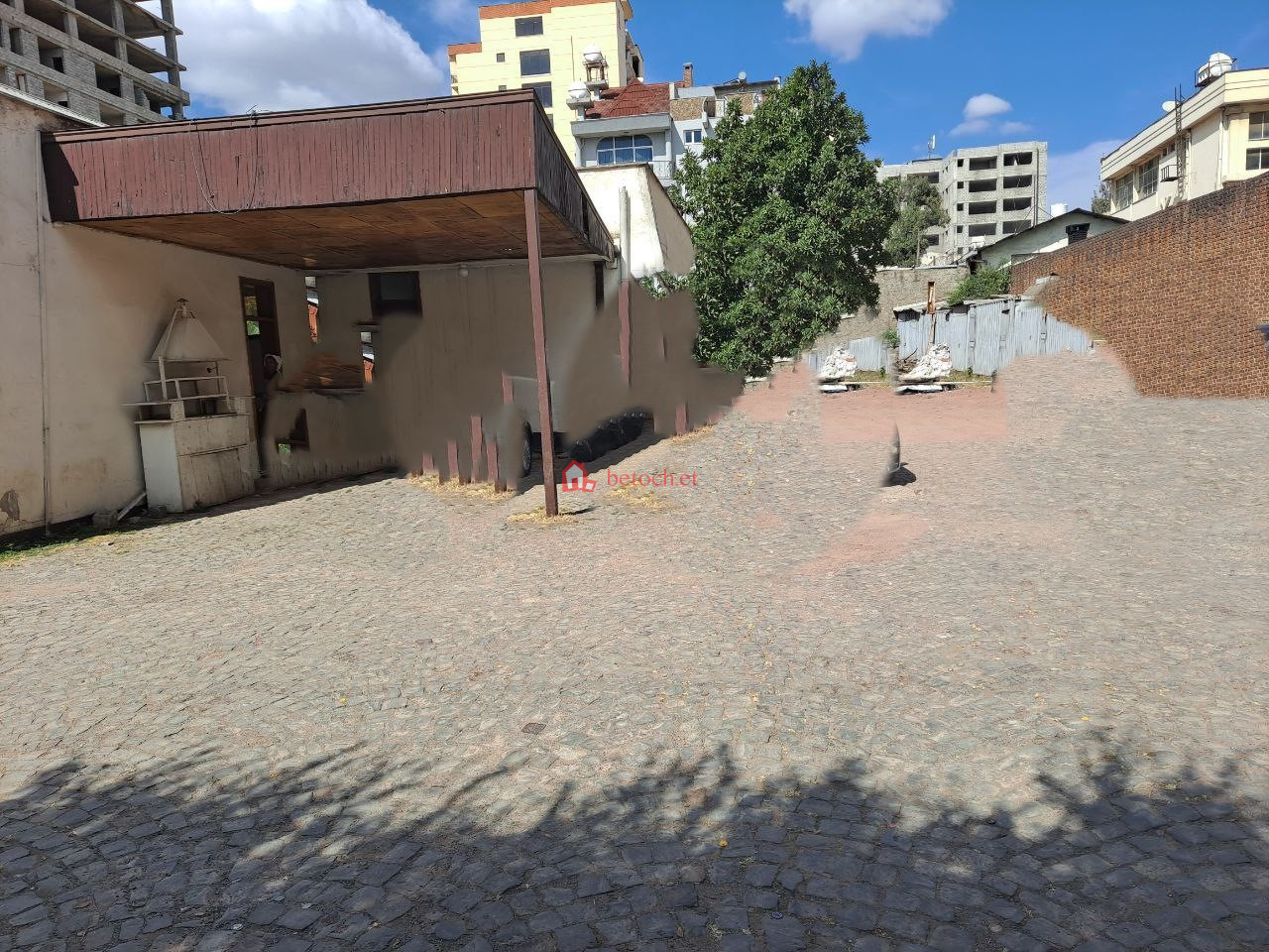 14.Bole Hayat Hospital 2000 m² Commercial House
