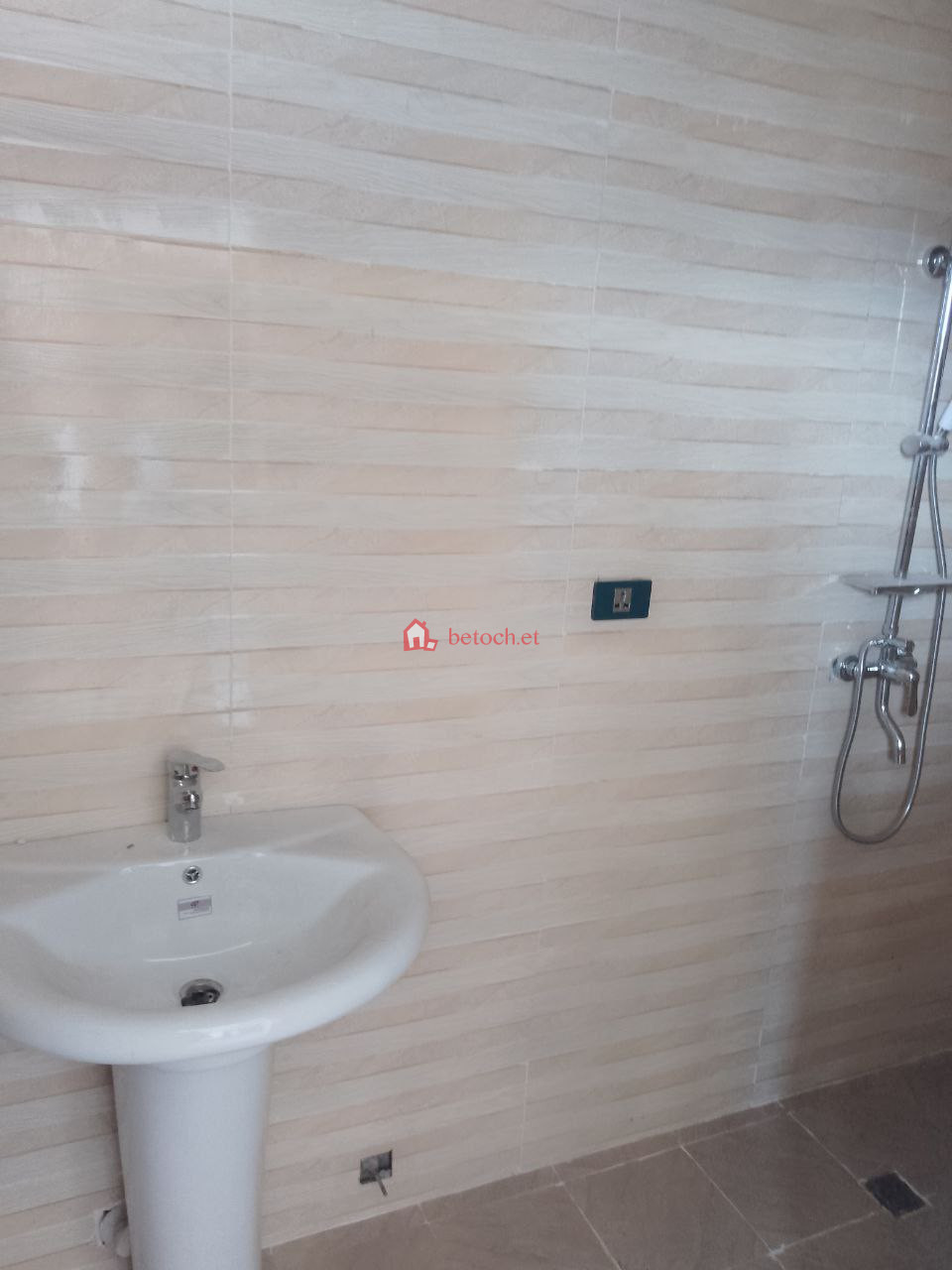 56.Ayat Gift real Estate 150 m2 floor 2nd 3 bed rooms Apartment