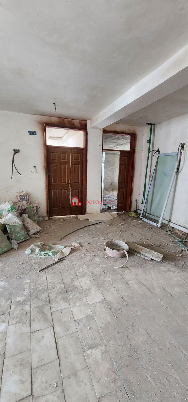 Ayat 49 (2-2) 40/60 Condominium 112 m² Floor 8th