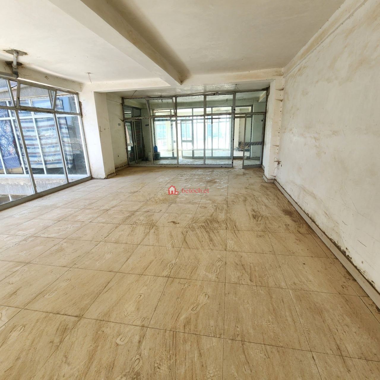 25.Ayat 49 (Pro 4) 40/60 Condominium 99 m2 shop 2nd Floor (Has Remains Bank Loan)