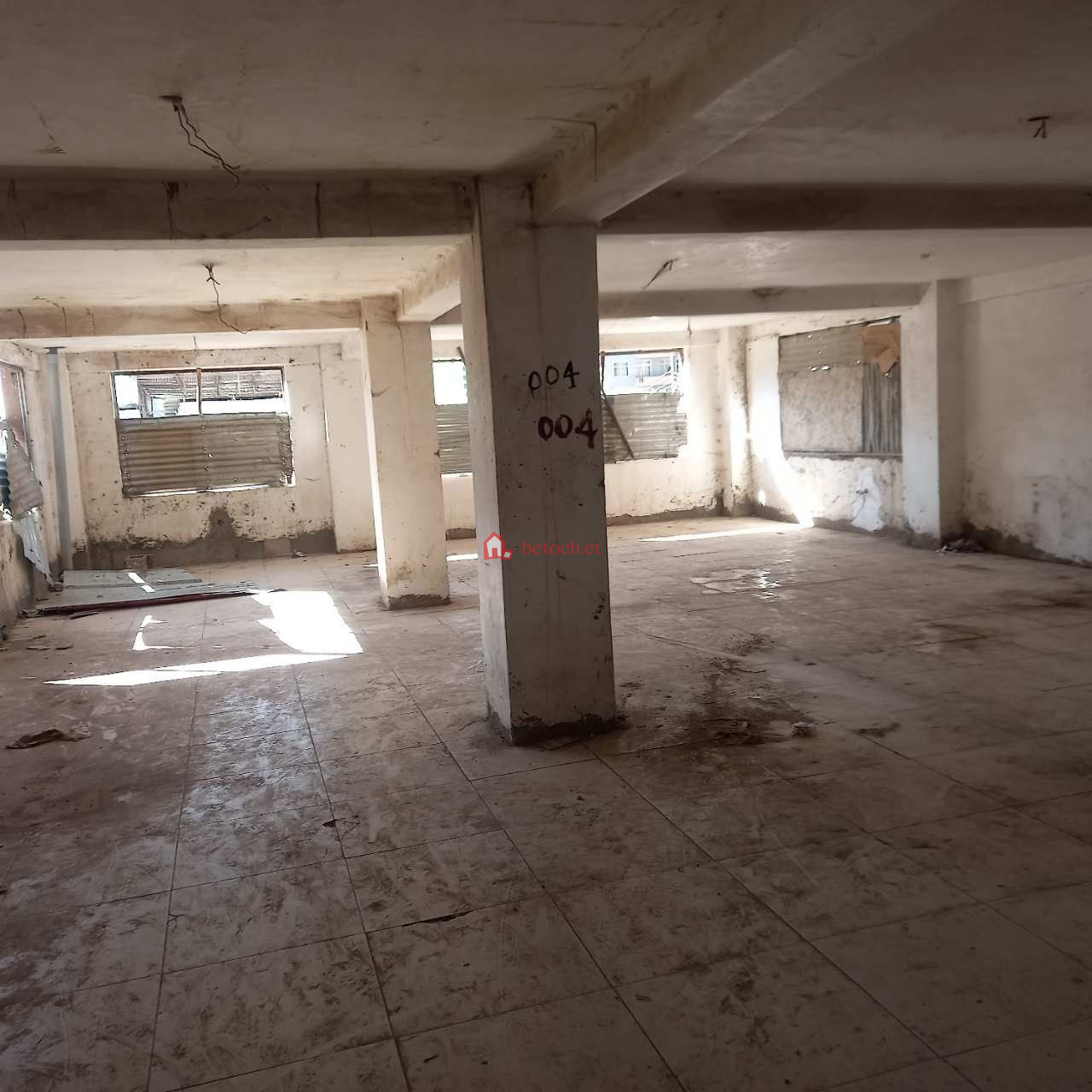 Ayat 49 (1-3) 40/60 Condominium Shop 233 m² Ground Floor