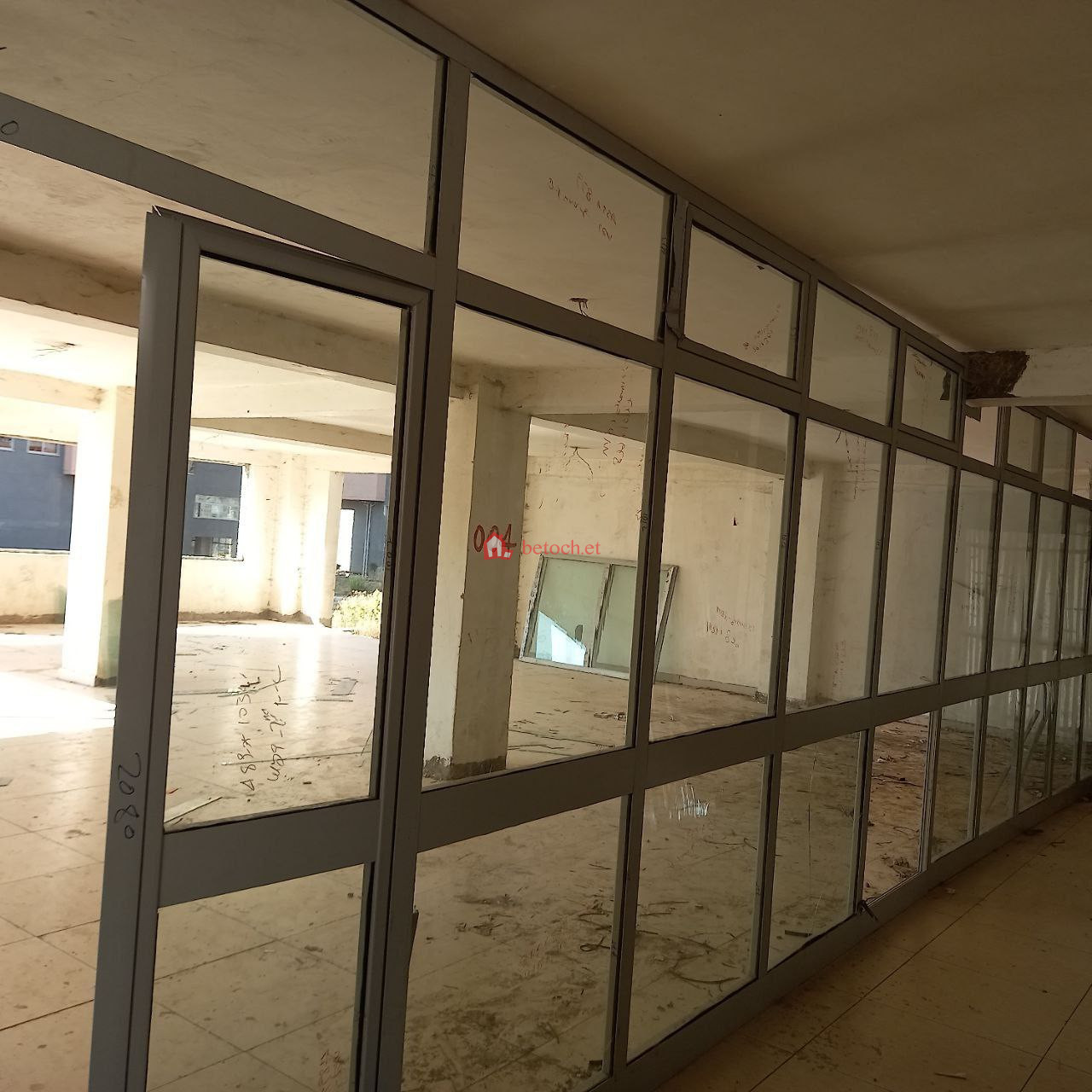 Ayat 49 (1-3) 40/60 Condominium Shop 233 m² Ground Floor