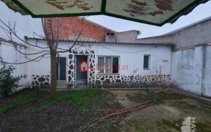 54.Mesalemiya Tebib Hospital 1965 M² an old House