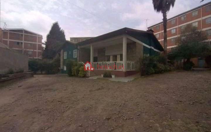 156.Kera/qera 425 m² an old House