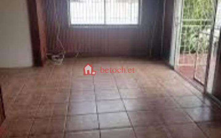 42.Ayat 300 m² an old House