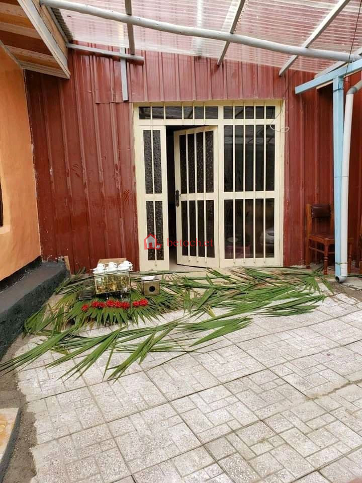 98.Lideta-Abinet 321 m² an old House