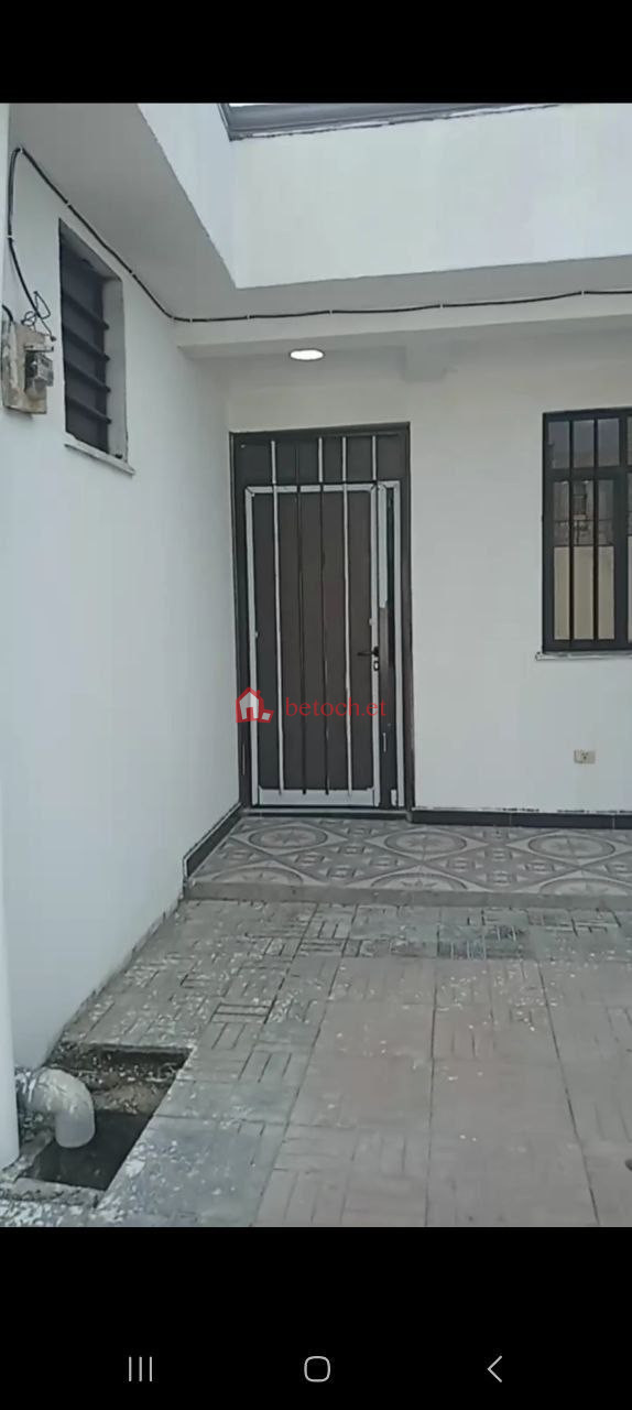 Arabsa (ቃጥላ ማሪያም) 175 M² L– shape House