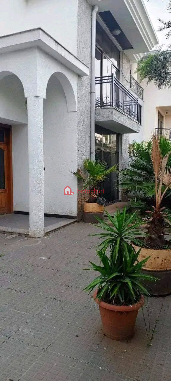 Ayat 200 m2 G⁺2 Villa House Building (Bank debit)