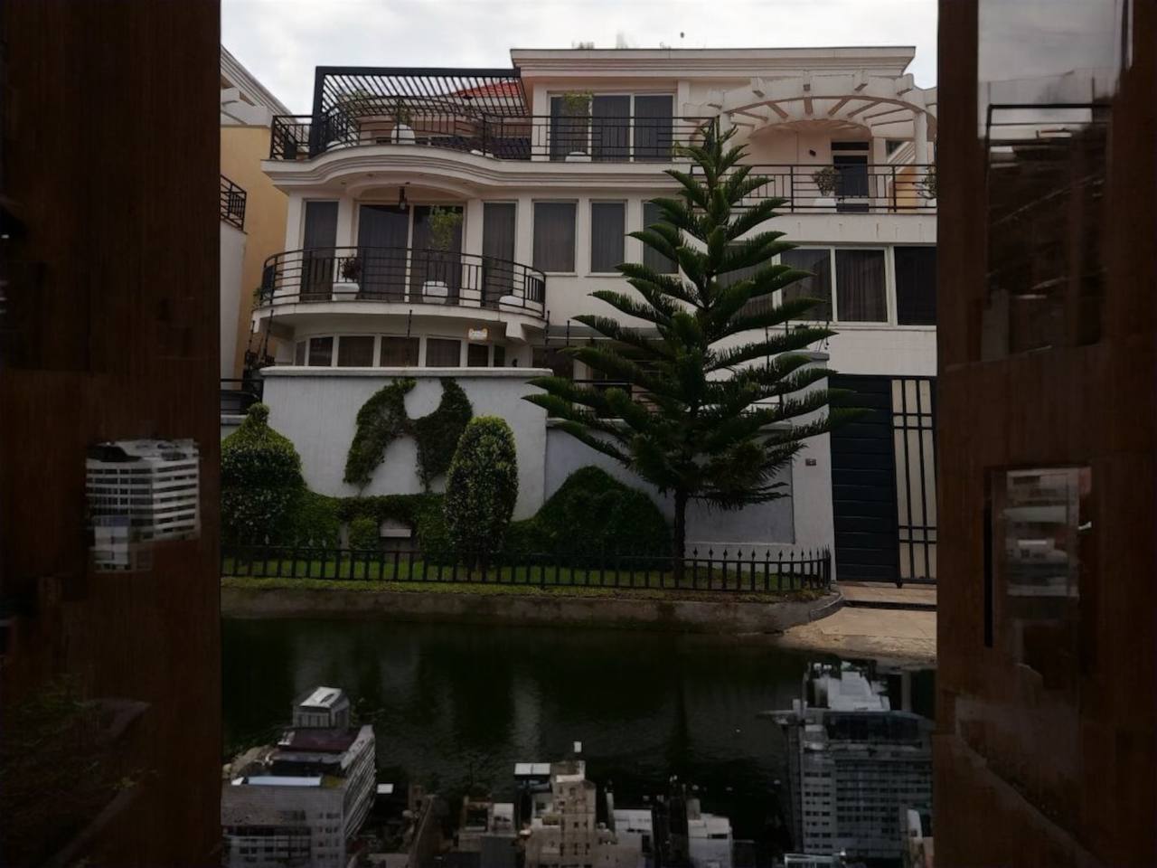 Modern Ayat 284 m² G+2 House