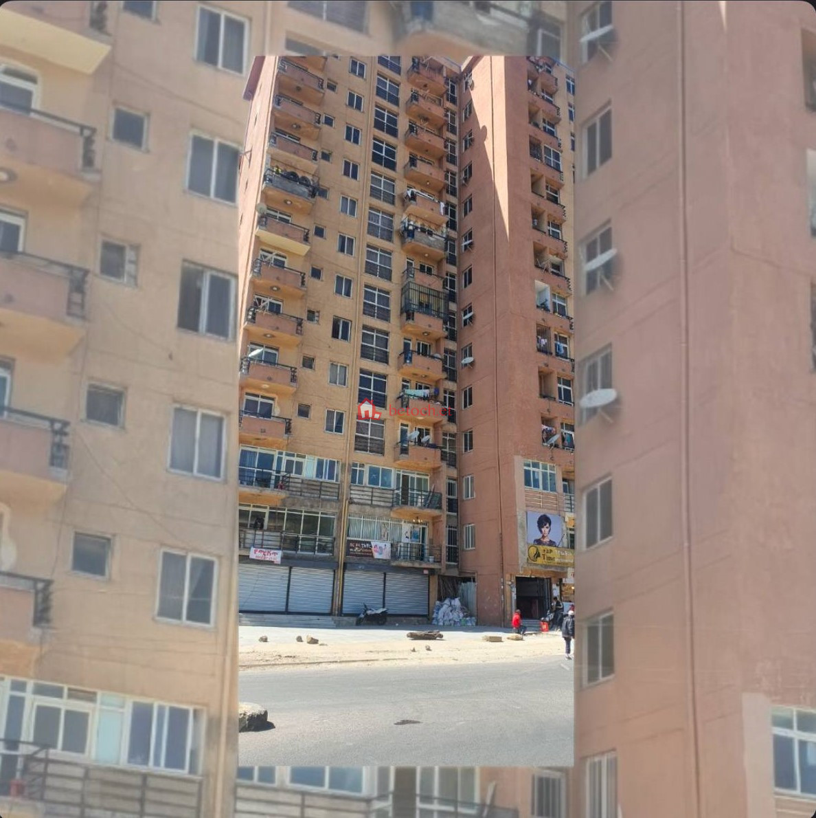 Ayat (49-2) 40*60 Condominium Shop 81 m²