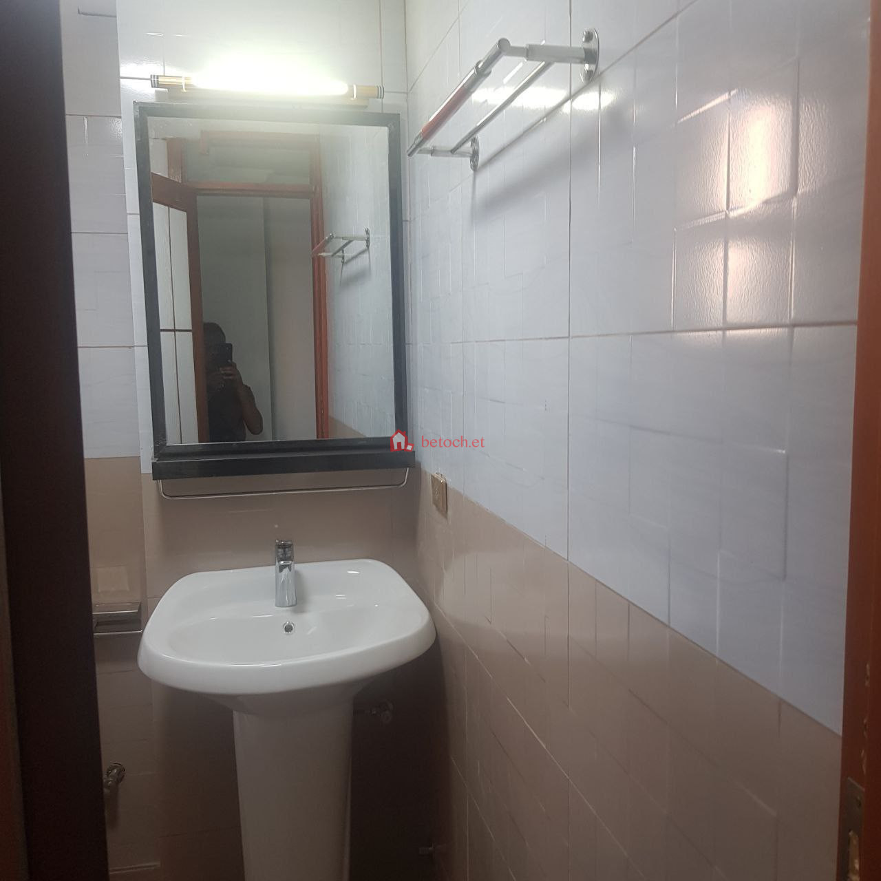 Ayat 49 (2) 40/60 Condominium 89 m² Floor 2nd