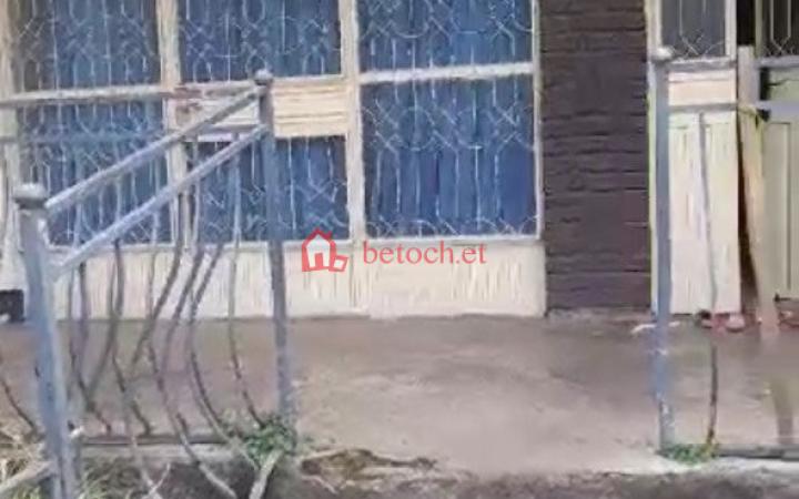 Ayer Tena 210 m2 Detached house