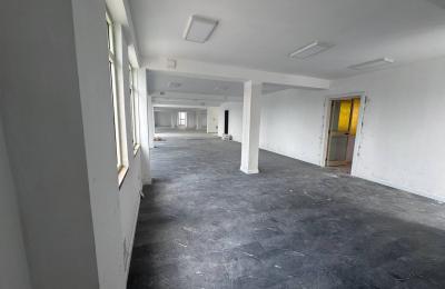 Commercial Building in Sar-bet