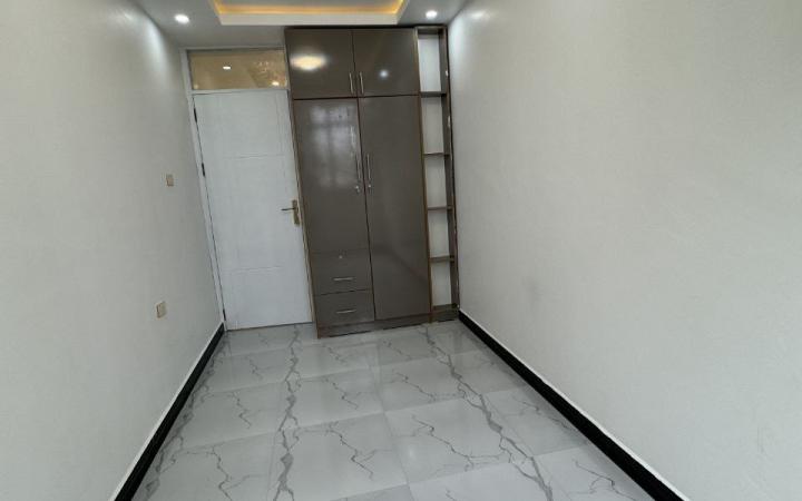 Condominium in Ayat