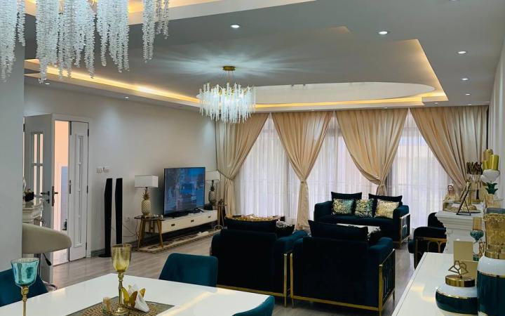 Cozy Villa G+2 Guest House in Summit