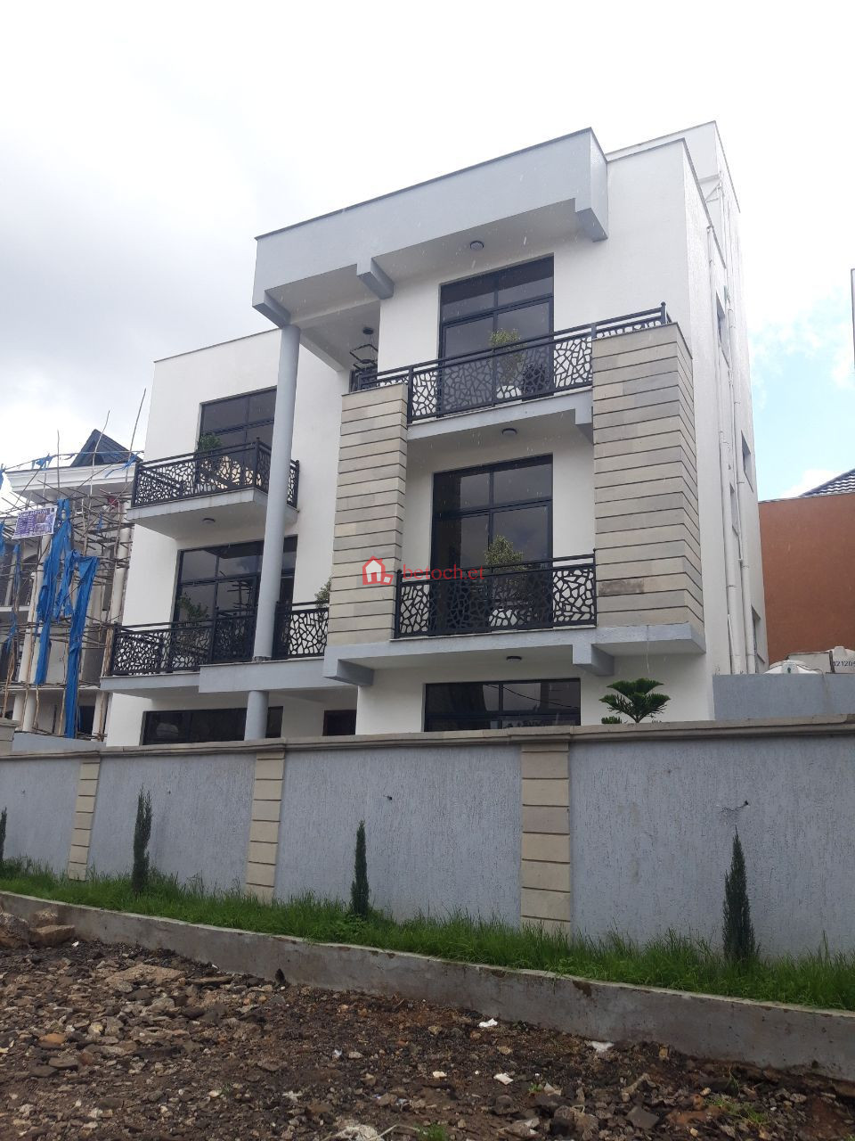 207.Property for sale lebu 250 m² G⁺² Resident Villa House Building