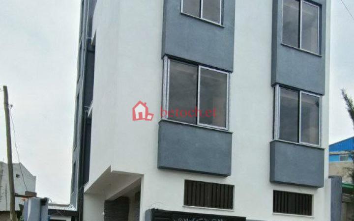 372.Ayer Tena 100 m² G⁺3 Villa Building