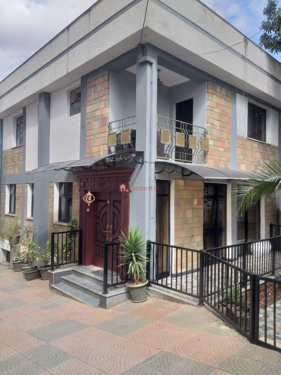 220.Sar bet bisirate Gabriel 520 m² G⁺¹ Villa House