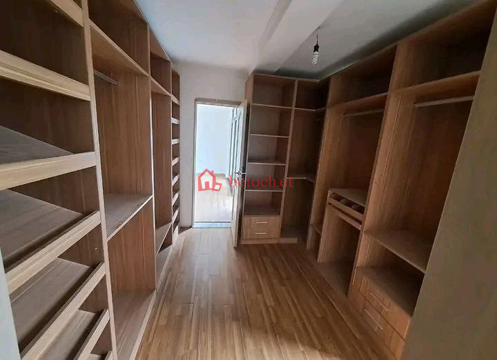 60.Ayat 500 m² G⁺¹ Villa House