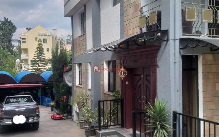 220.Sar bet bisirate Gabriel 520 m² G⁺¹ Villa House
