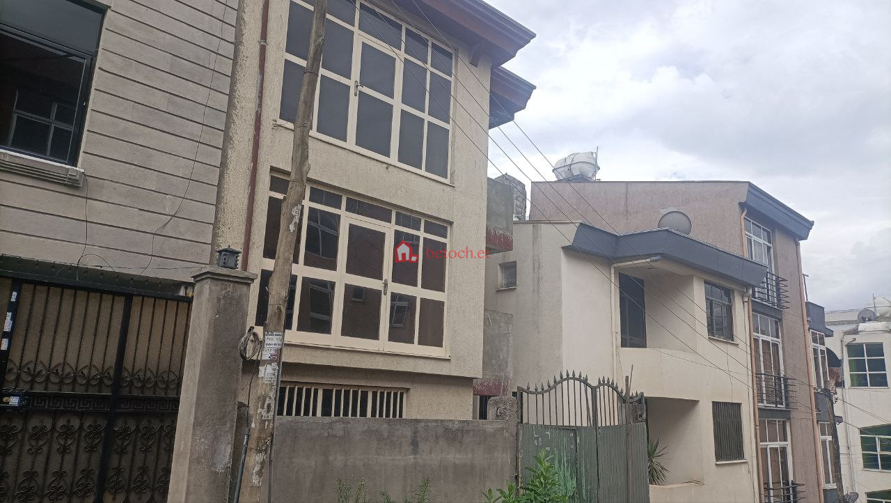 33.Ayat 72 m² G⁺² Villa House Building