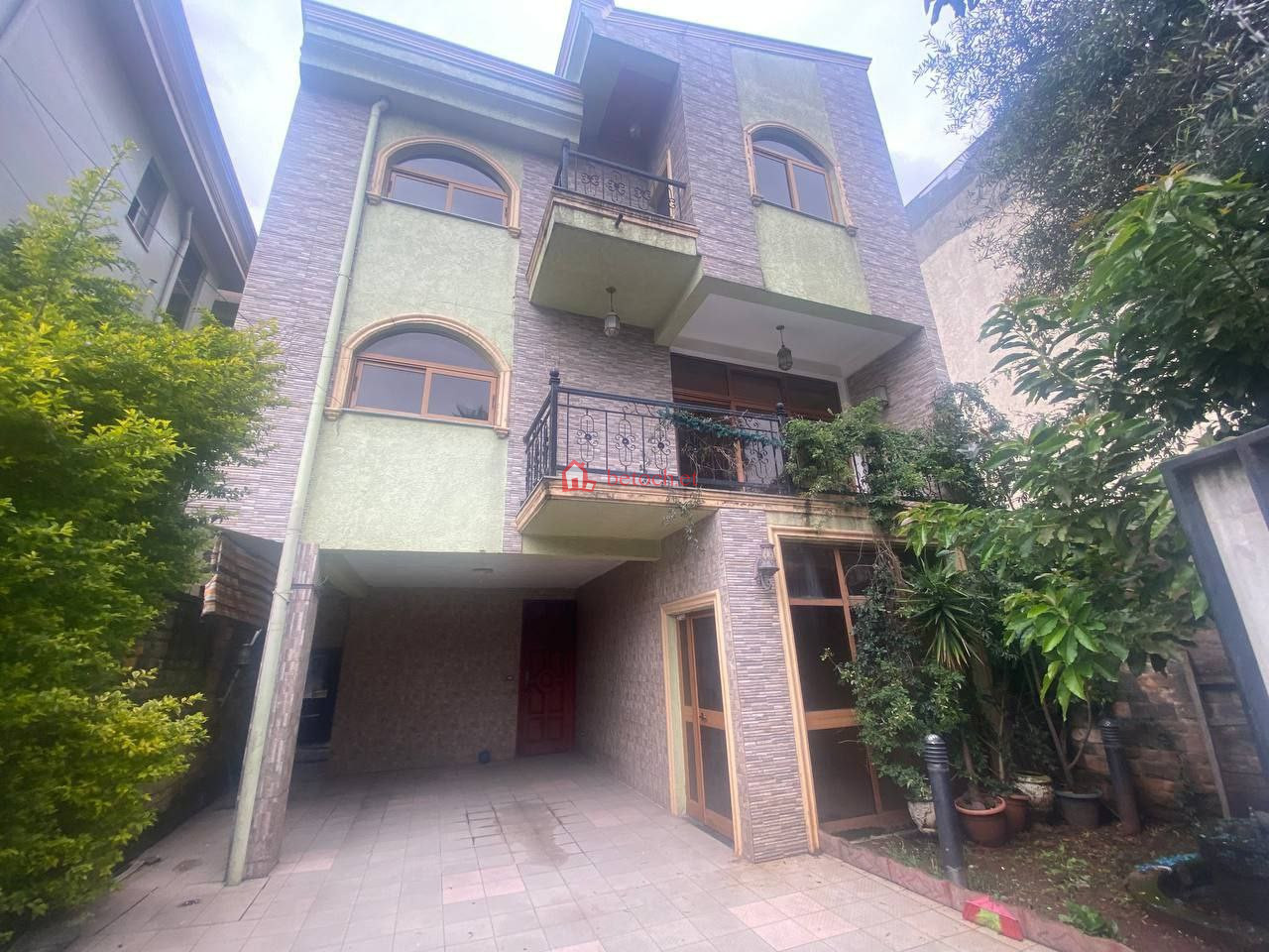 Mesiqel flower 180 m2 G+2 Resident House Building