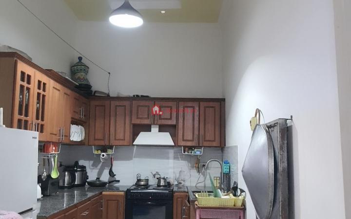 142.Ayat 90 m² House