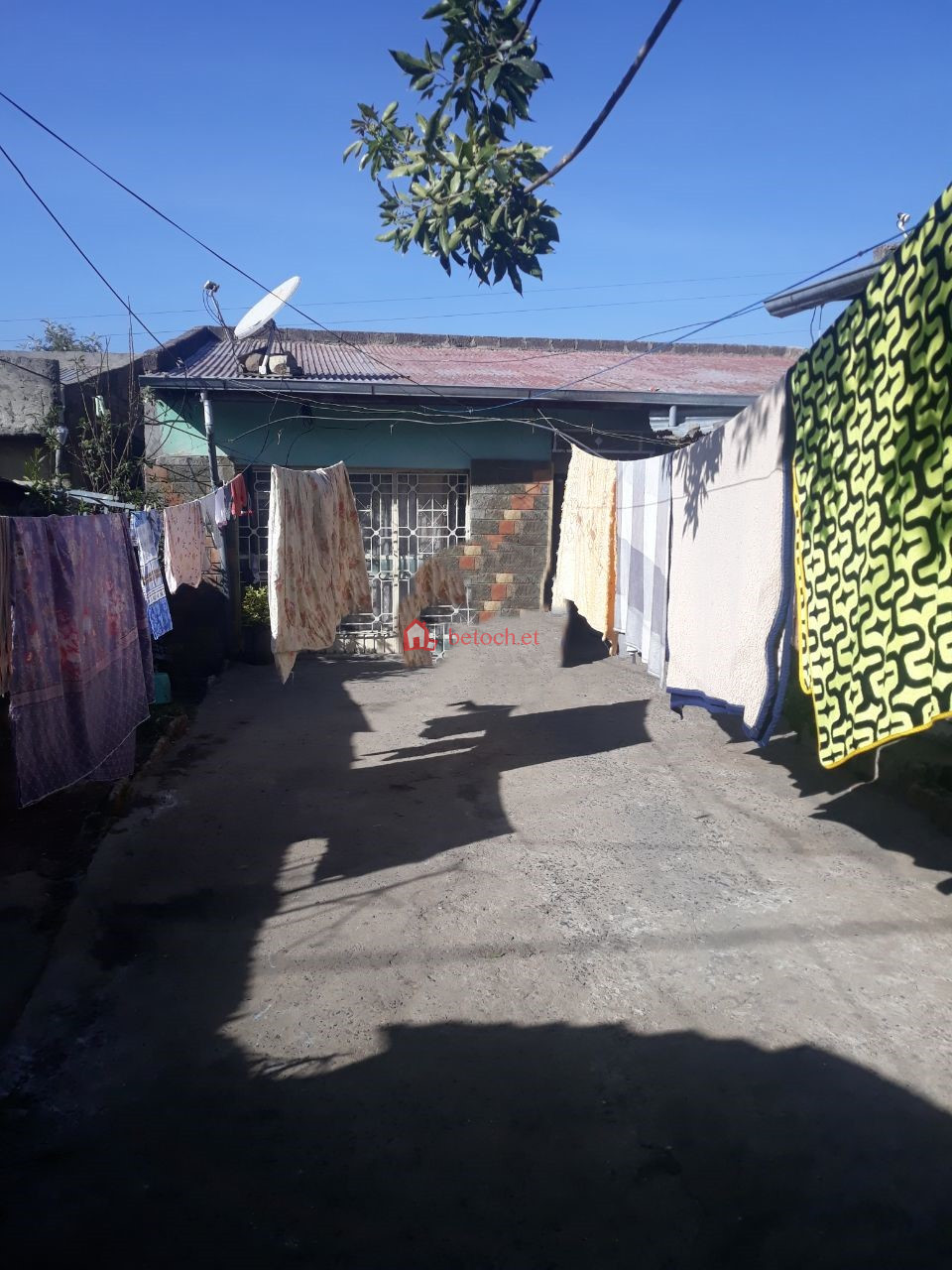 256.Fence Legacyon kidane mihiret 200 m² Residence House