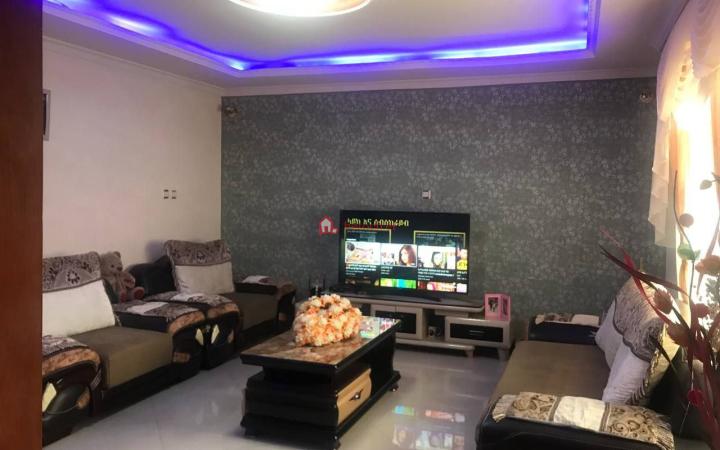 157.Kara Qore 200 m² House