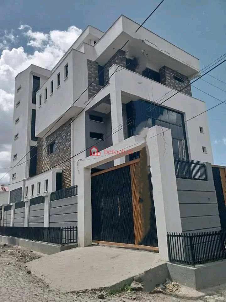 386.Hana Mariayam 170 m² G⁺² Villa house Building
