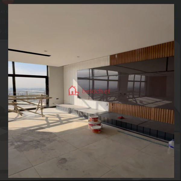 pent house for sale in front of haile's house