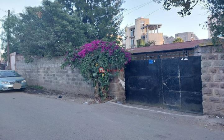 51.Bole (EAL) 450 m2 an old Ground House