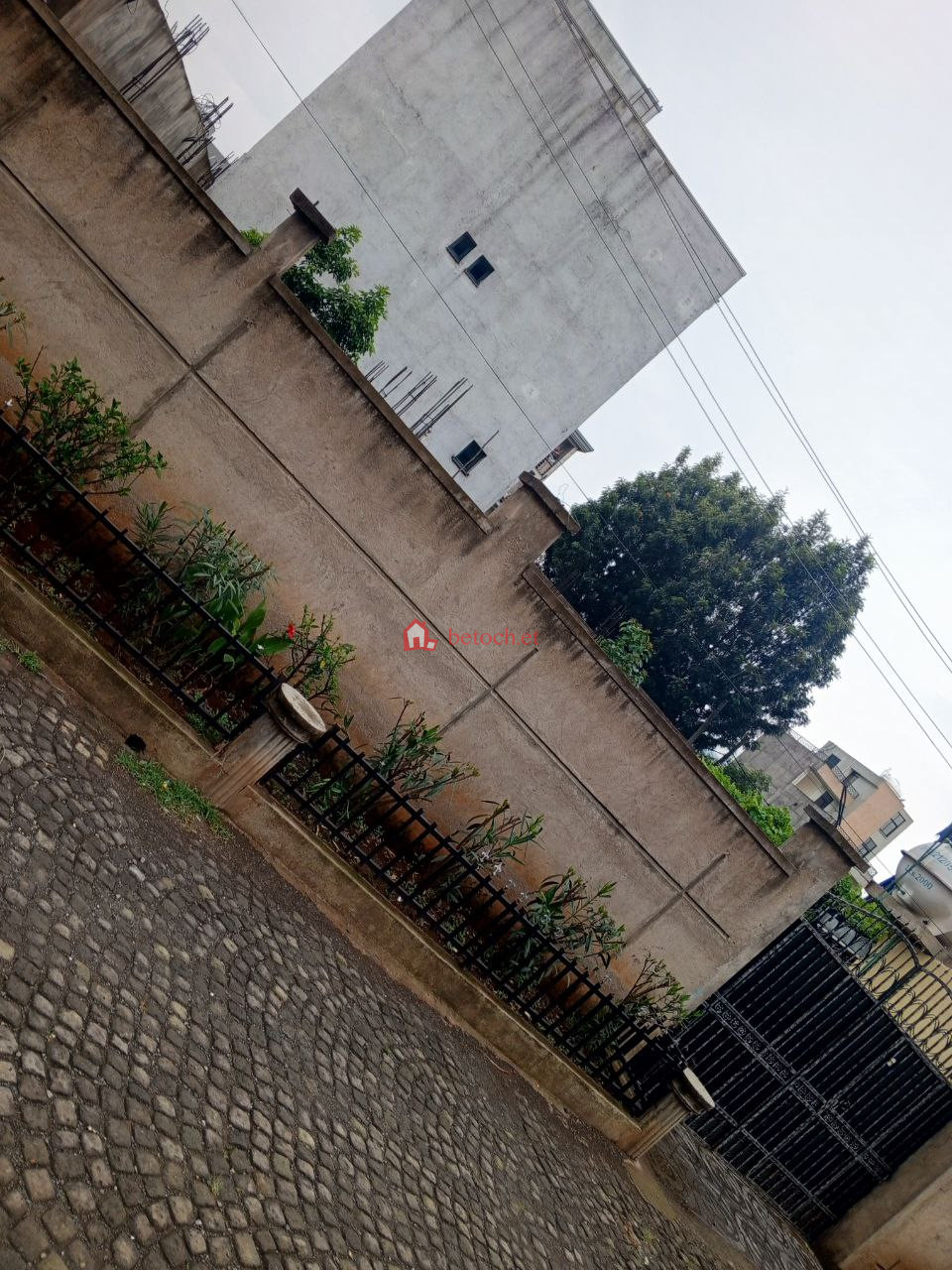 JOMO Jijiga Association 175 m² Detached House / Land
