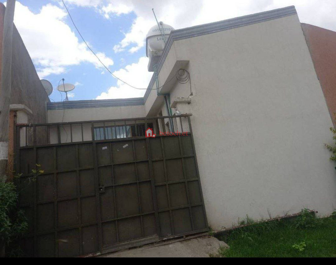 85.L – shape house semit 75 m² Service Quarter