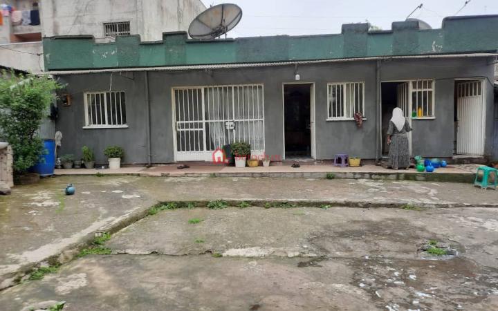 Tore Hayiloch 302 m² L – shape Service Quarter House (For residence or Apartment )