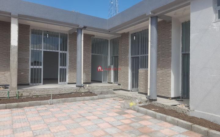 183.Gelan 400 m2 (Twins) L– shape House
