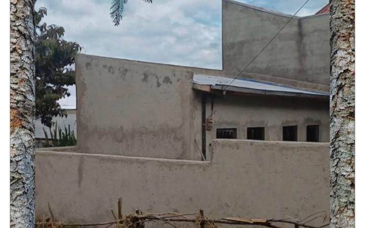 L-Shape House in Summit Figa