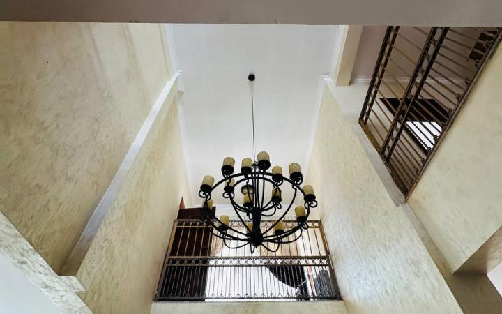 Modern G+2 Courtyard for Rent in Furi
