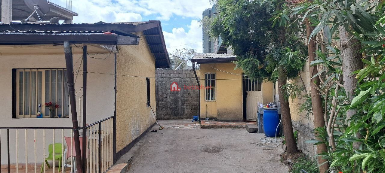 110.Abuare 260 m² an old House ( If residence, Apartment or mole )