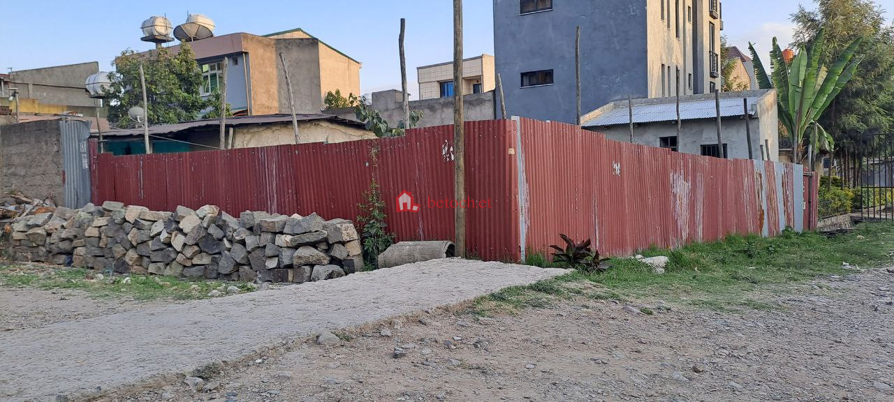 220.Lafto 180 m² Open Land