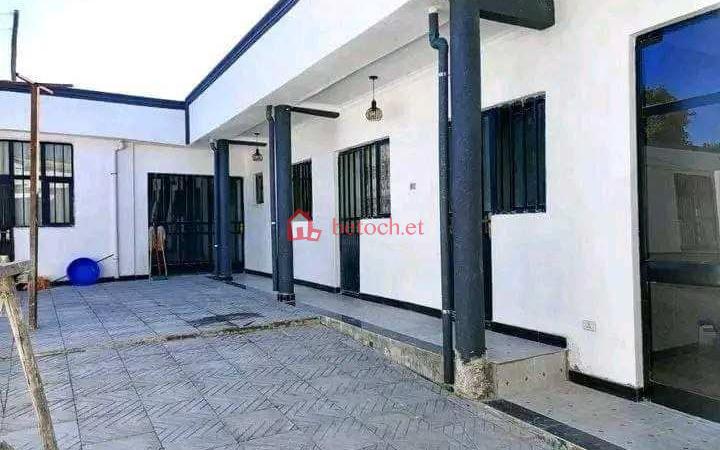 45.CMC 305 m2 L-shape Service Quarter House