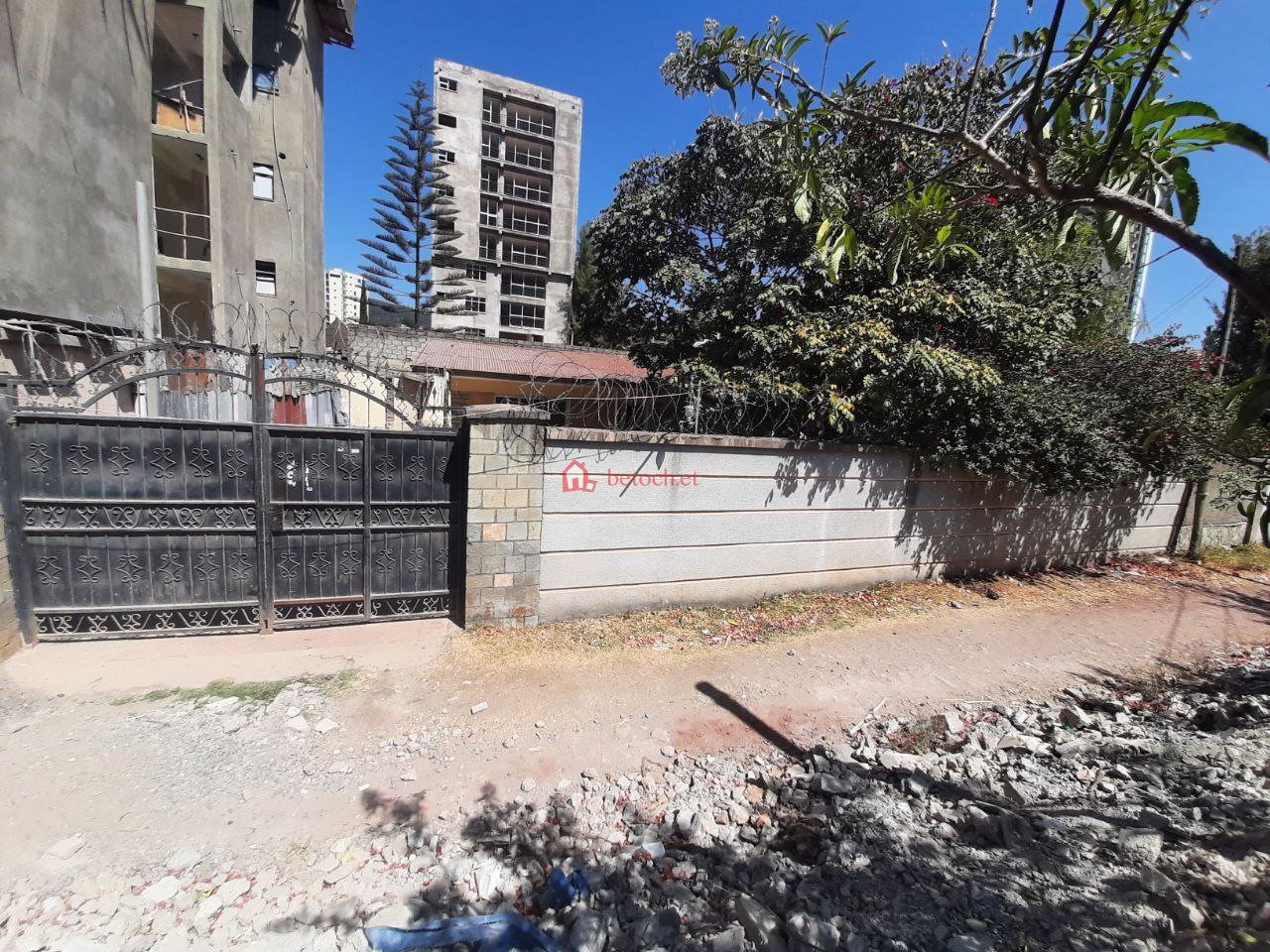 51.Megenagna 24 qebele 421 m² L-shape Service Quarter House (For Apartment)