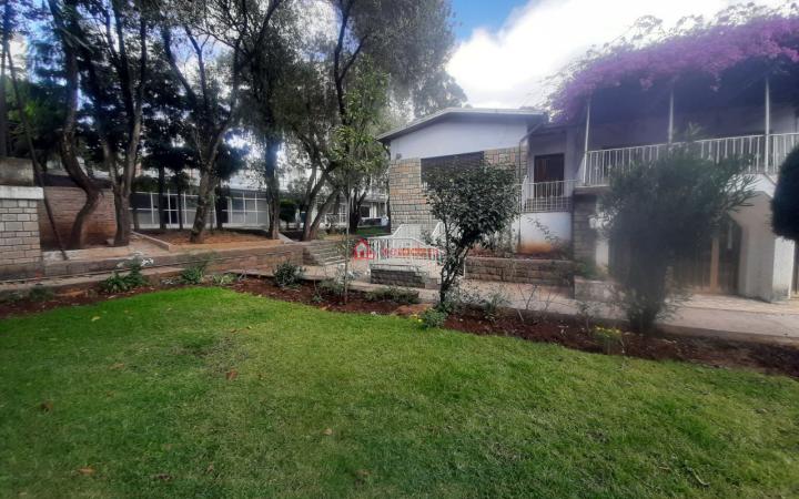 4.Bole Wolo sefer 1500 m2 Ground luxury residence Villa
