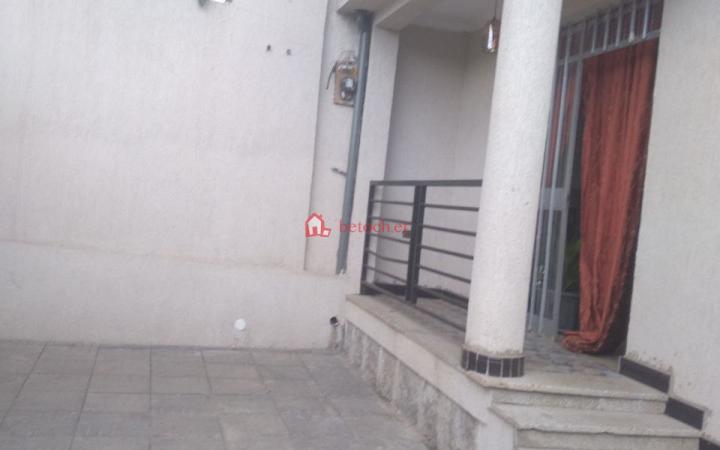 48.Saris 144 m2 L-shape Service Quarter House
