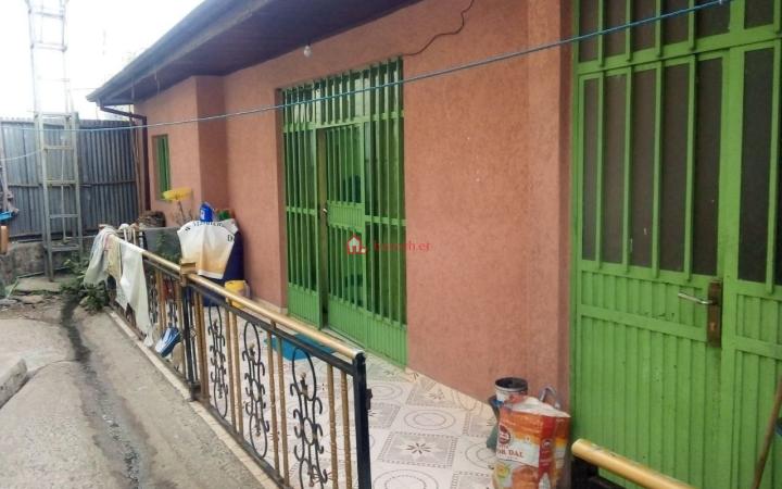 48.Saris Abo 250 m2 L-shape Service Quarter House