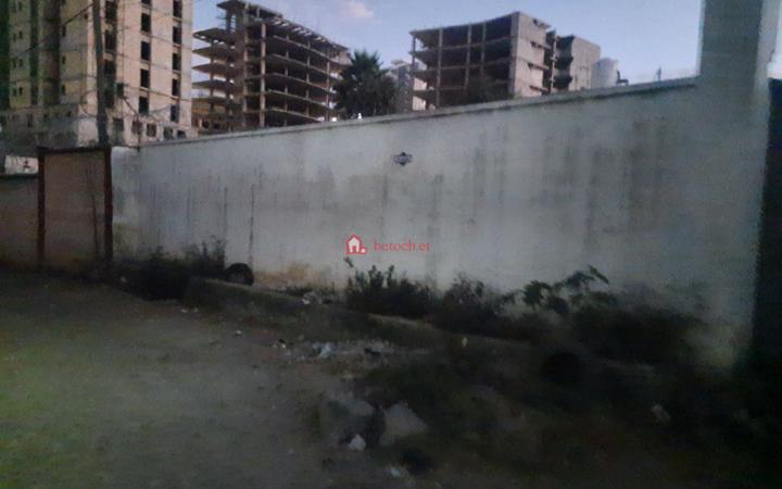 50.Wolo sefer (BOLE) 185m2 an old L-shape Service Quarter House